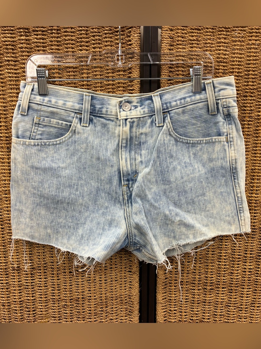 Levi’s Orange Tab Light Wash Raw Hem Denim Shorts Women’s W30 Vintage Style
